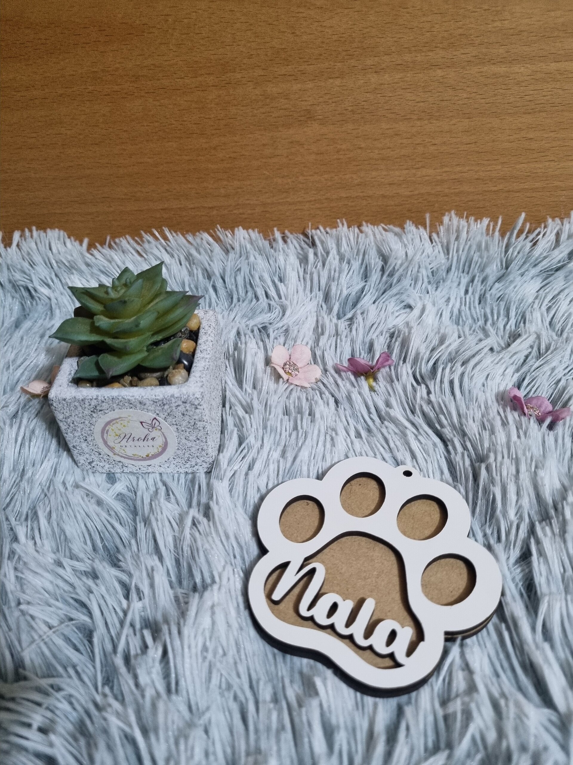 Esferas Personalizadas de Madera para Mascotas - 2